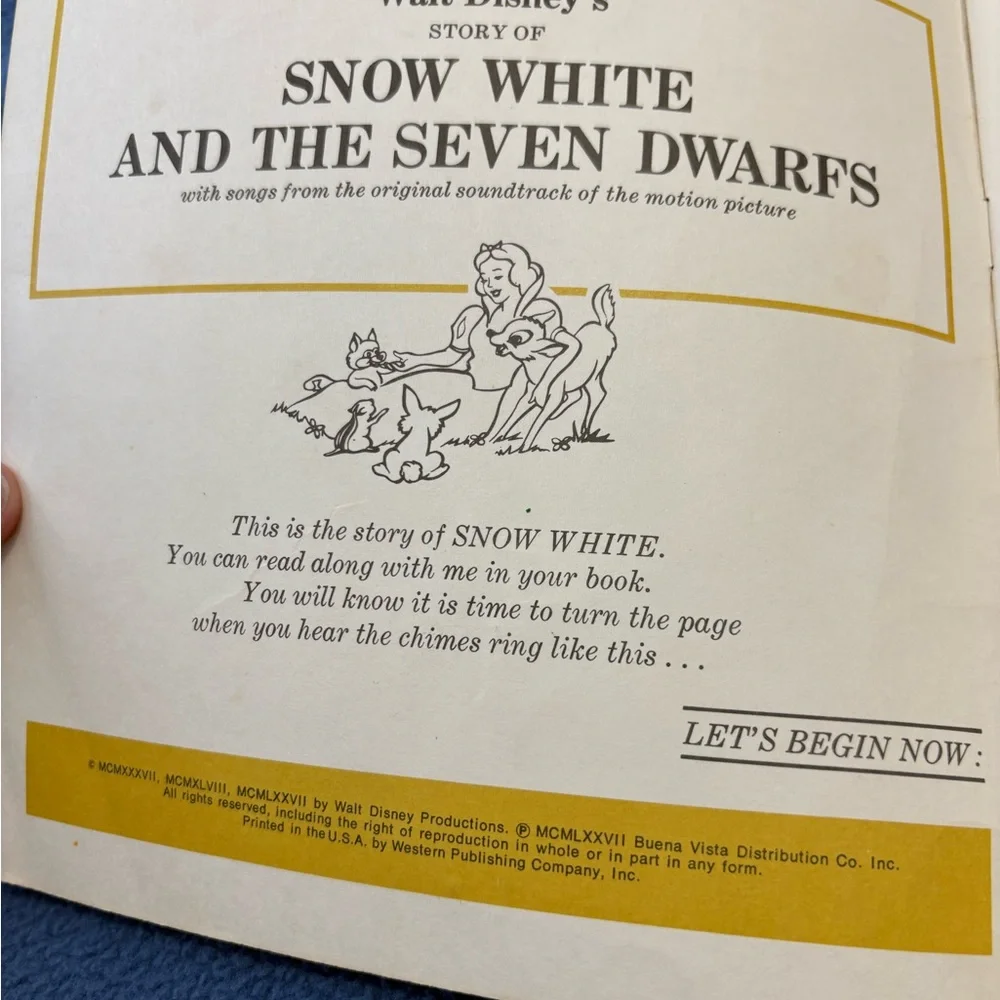 Walt Disney's Snow White Book and Cassette - Picture 7 of 7